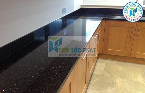 Những lợi ích khi sử dụng đá hoa cương ốp mặt bếp