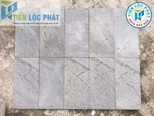 Đá ong xám lát sân vườn