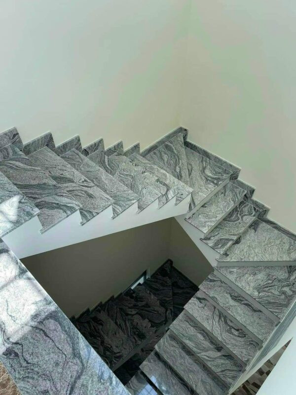 Cầu thang đá hoa cương