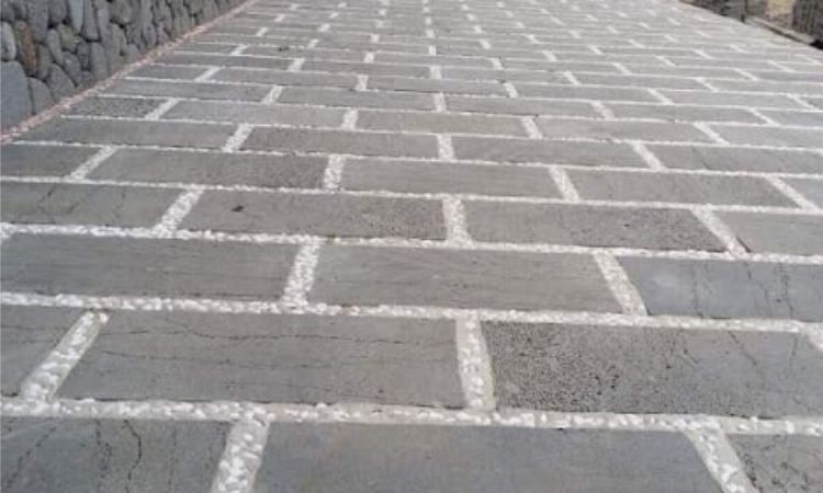 đá bazan lát sân vườn