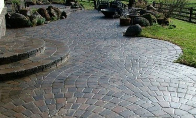 Ưu điểm của đá tự nhiên lát sân vườn