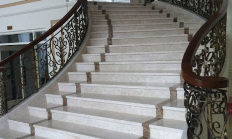 Lợi ích của việc làm sạch cầu thang granito