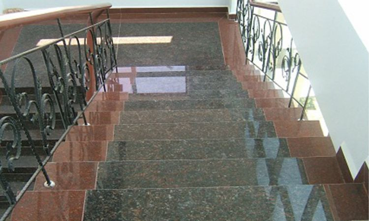 Cách làm sạch cầu thang granito