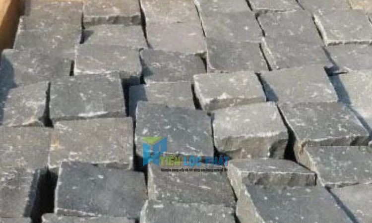 Đá Chẻ Tự Nhiên Cubic Bazan