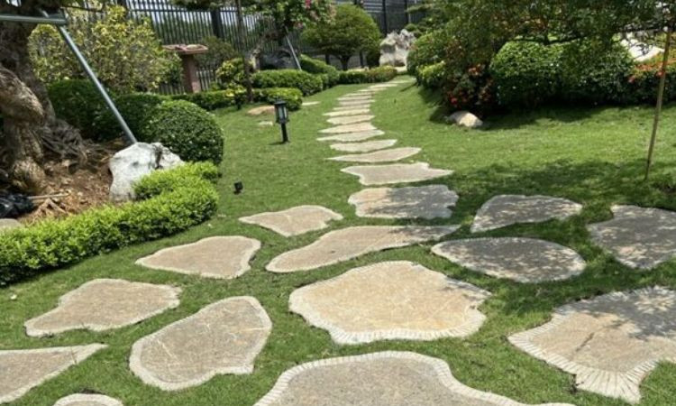 đá chẻ lát sân vườn