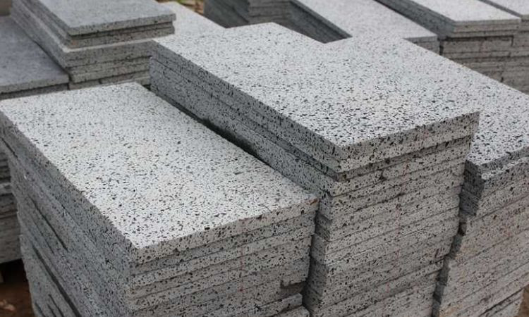 báo giá đá ong xám lát sân vườn