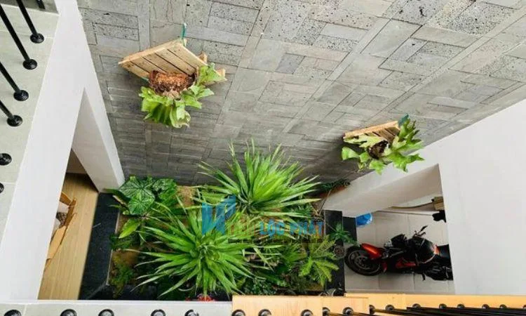Kinh nghiệm lựa chọn đá ốp giếng trời