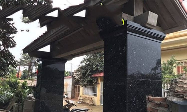 trụ cổng ốp đá granite