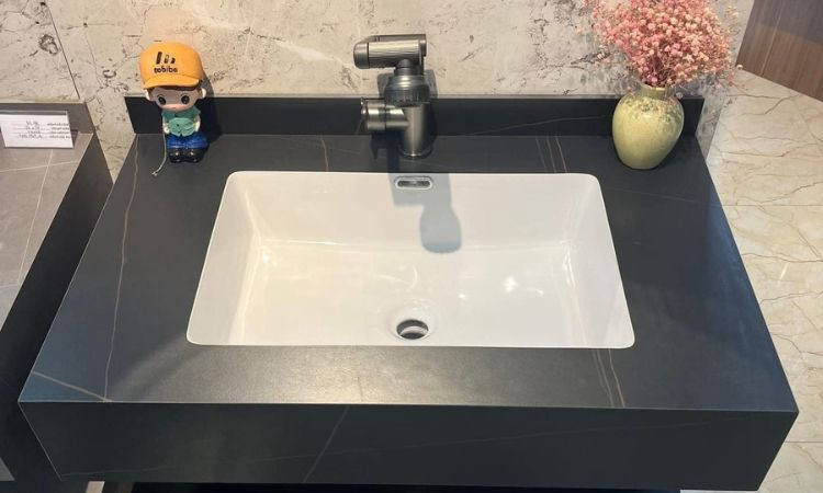 bàn đá lavabo treo tường