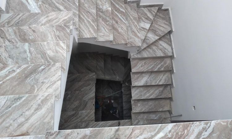 đá ốp cầu thang