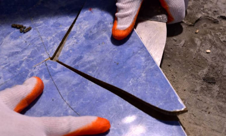 Gạch lát nền bị ộp, phồng rộp, nứt vỡ