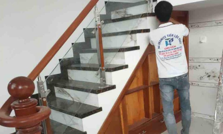 Giá nhân công lát đá cầu thang