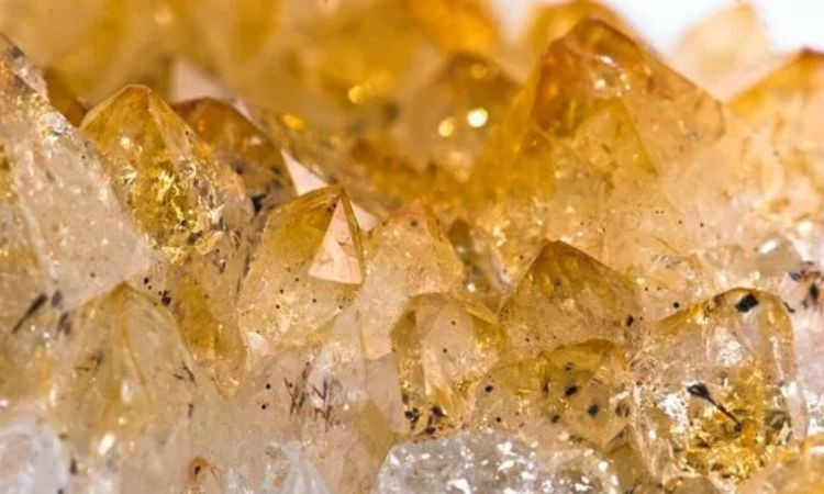 Thạch Anh Vàng