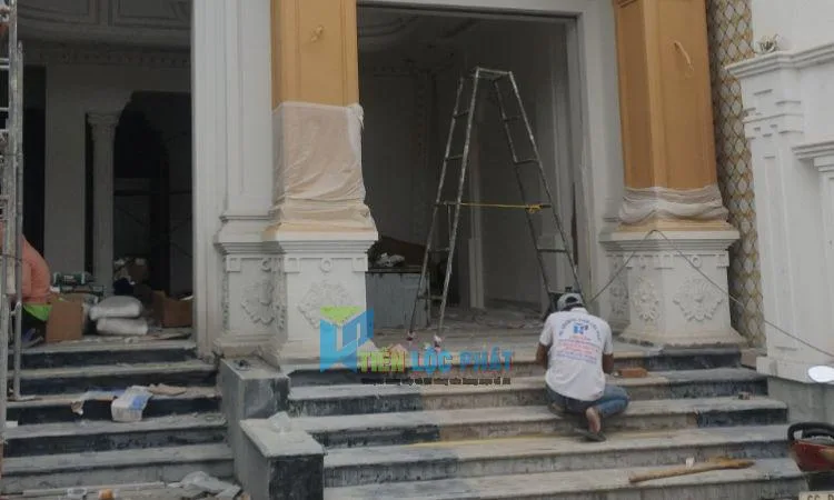 Thi công bậc tam cấp