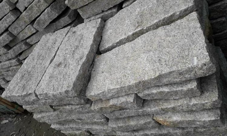 đá chẻ lát sân vườn