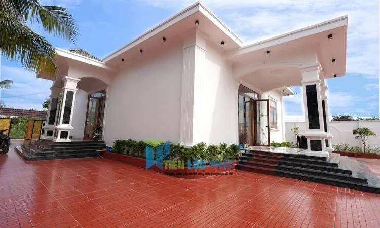 Gạch đỏ lát sân bao nhiêu tiền 1m2?