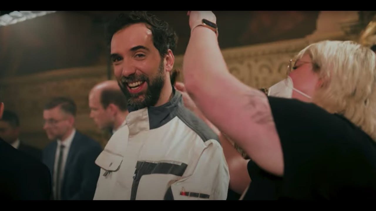 BEHIND THE SCENES - PROTEKTOR - CASINO LOYAL - YouTube