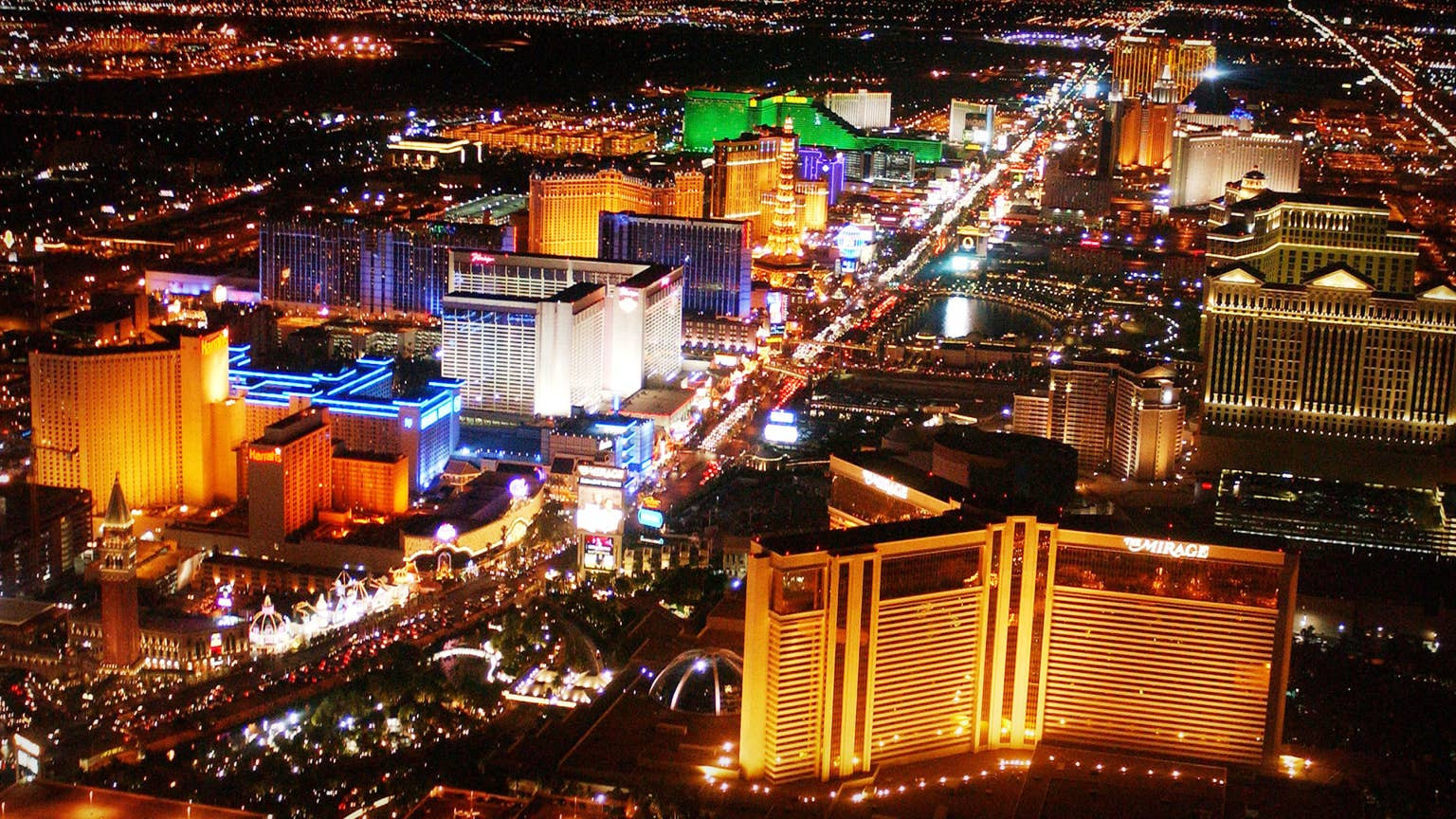 Las Vegas Strip casino signs spectacular singer to long residency ...