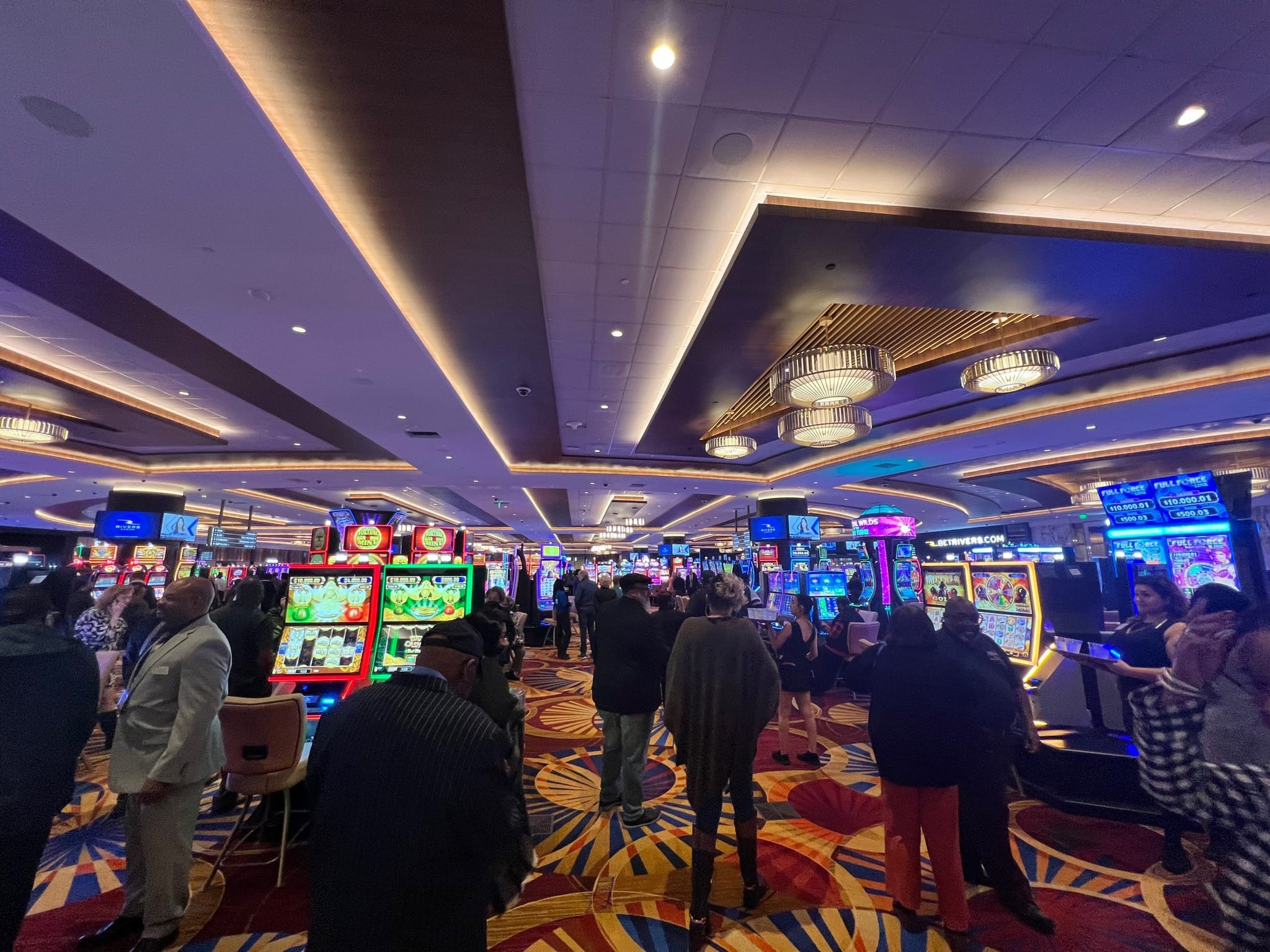 Take a look inside! Casino officially operating in Portsmouth